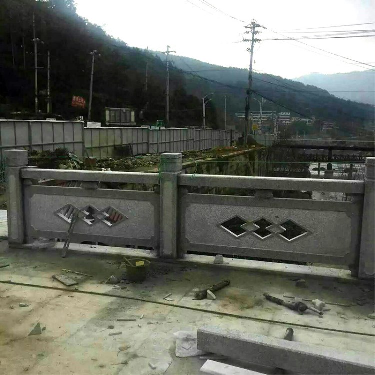 鼎逸石雕厂低价供应石雕栏杆 青石 花岗岩 汉白玉石雕栏板