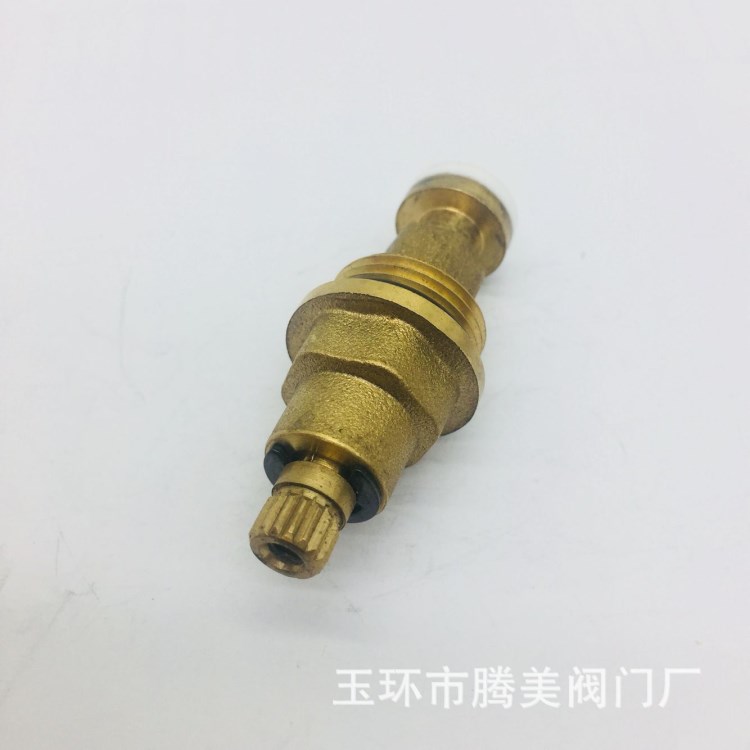 厂家直销定制黄铜阀门配件手动分水器配件阀芯1/2 3/4批发