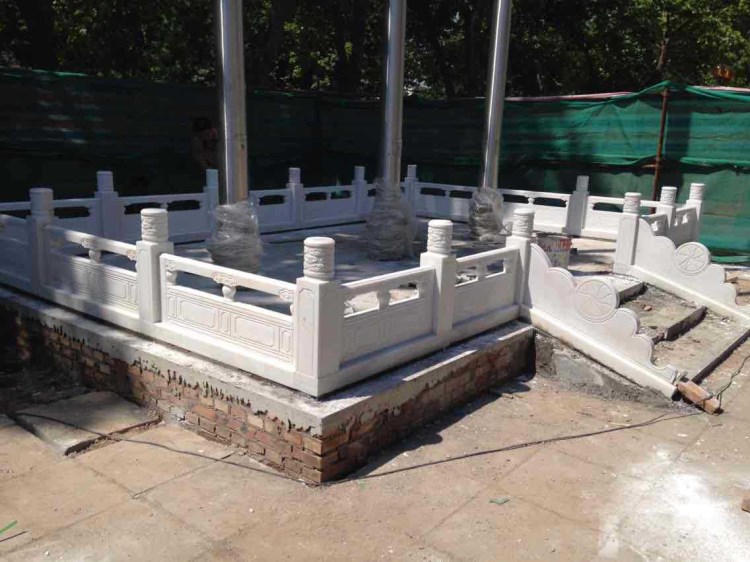 厂家直销汉白玉护栏广西白花瓶柱水泥阳台柱河边栏杆价格优p?z?