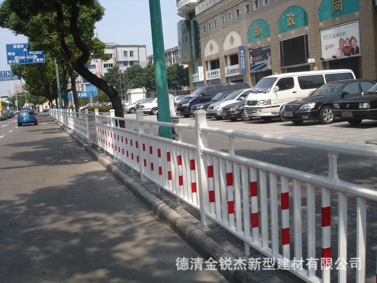 厂家直销绿色环保道路绿化带市政小区塑钢护栏新农村建设塑钢护栏