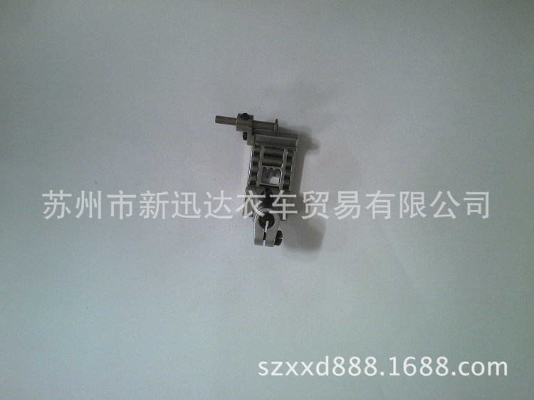 绷缝车压脚（压脚底带滚轮） R2500
