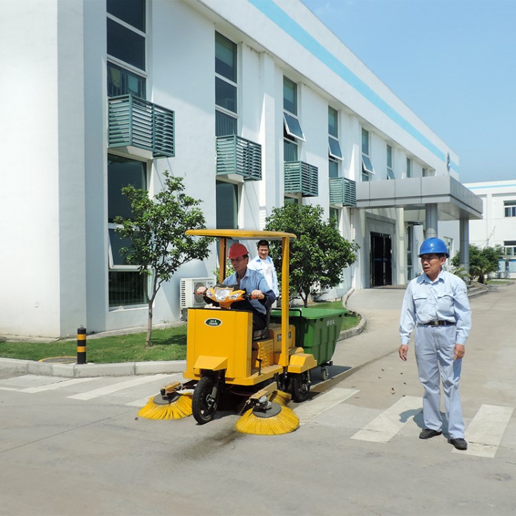 工厂用驾驶式电动扫地车全自动环卫清扫车道路工业物业小区扫地机