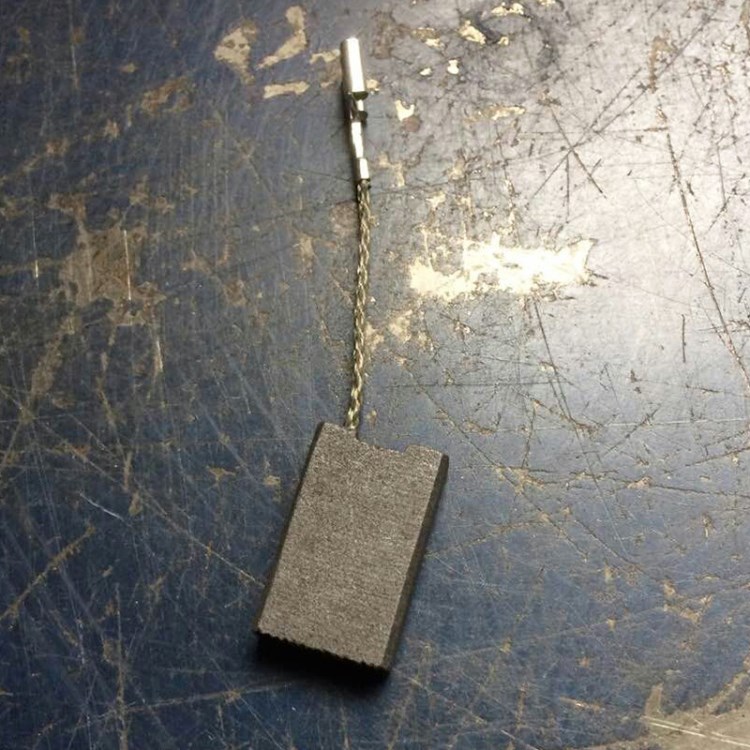 电动工具碳刷不带保险CARVAO 11316 SEM PINO 26X15.8X6.1MM