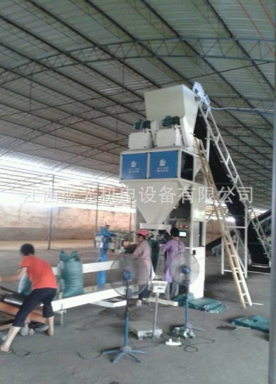 江苏耐火材料包装机 山东防火材料灌装机 氧化硅颗粒自动打包秤