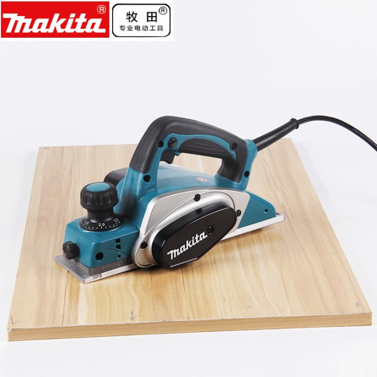 makita牧田木工手提式电刨 手推平刨 KP0800X 620W