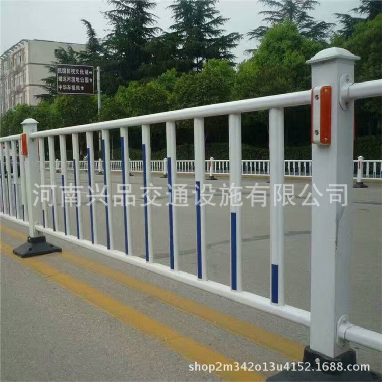 山东威海厂家直销道路中间护栏 市政护栏 挡车护栏 机非隔离栏