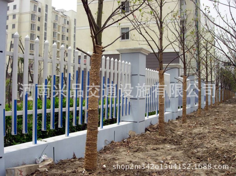 厂家现货供应pvc小区围墙护栏 塑钢公园草坪绿化带隔离护栏