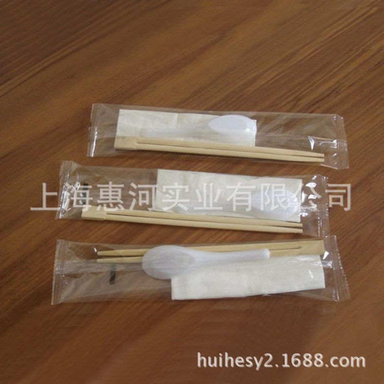 一次性餐具包装机&amp;塑料刀叉勺纸巾筷子包装机械勺子自动包装机厂