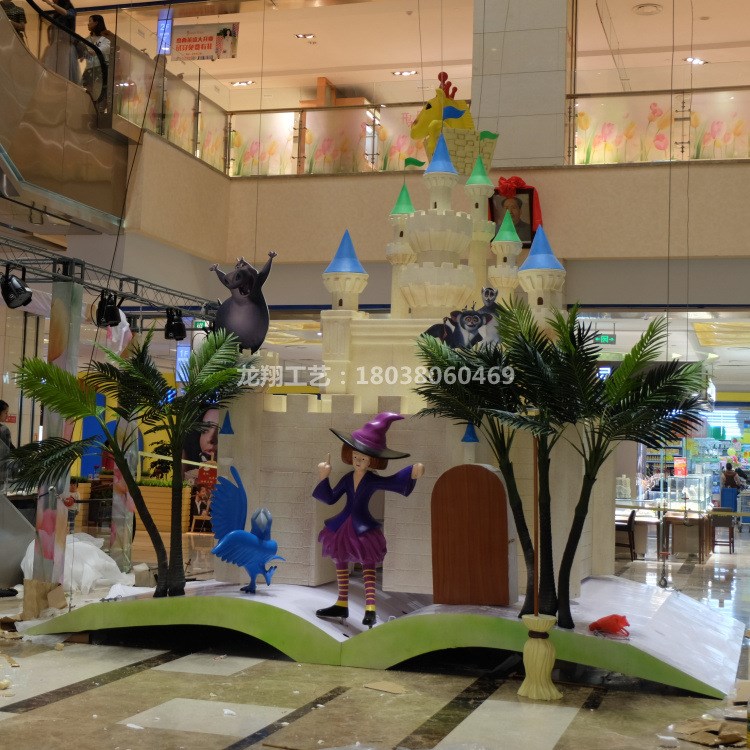 北京大悦城商场主题美陈展览道具DP点装饰摆件卡通玻璃钢雕塑造型