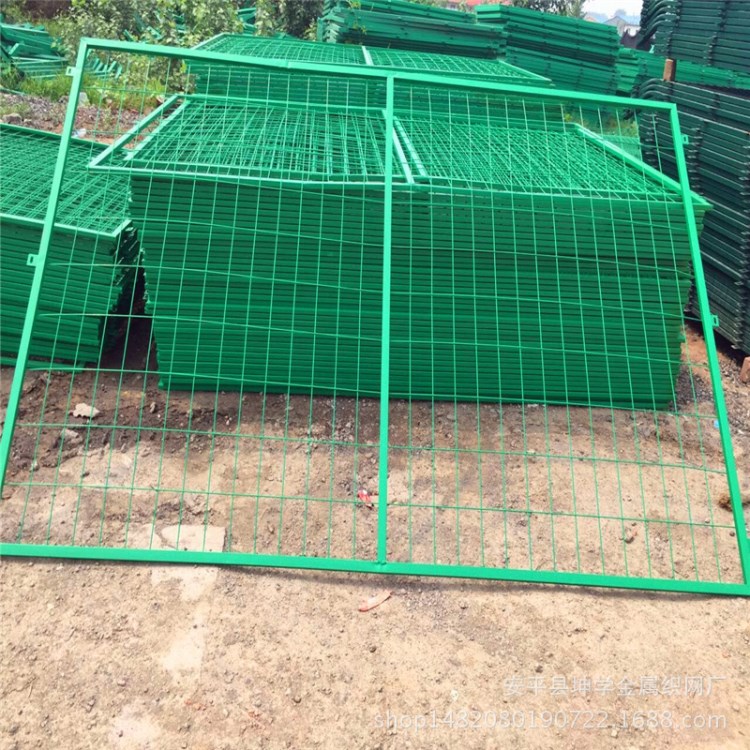 农场用铁丝防护围栏网 养猪双边丝防护护栏网厂家大量现货护栏