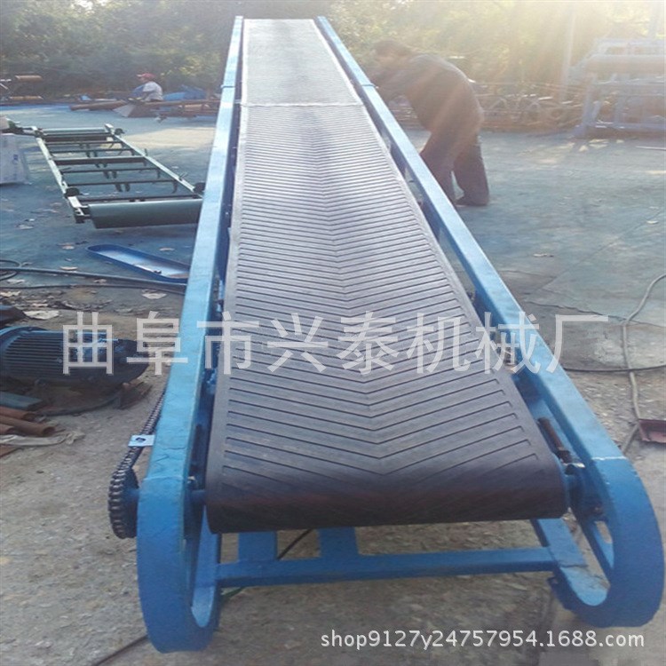 电动升降带式输送机 爬坡皮带输送机 防滑皮带传输机