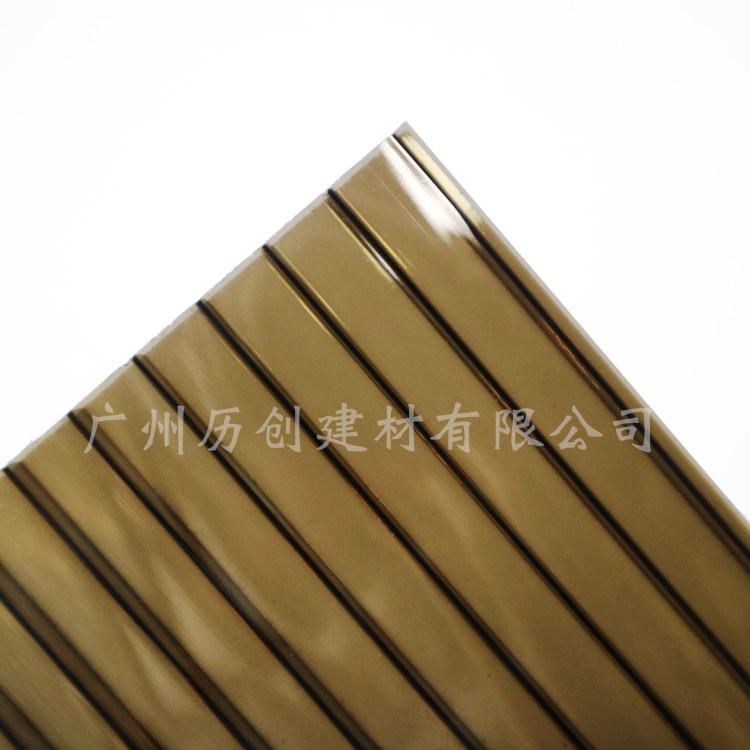 厂家直销 5mm 透明阳光板 PC阳光板 雨棚专用 隔断 保温隔热