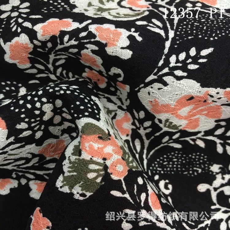 订做人丝人棉印花女装面料  RAYON  客户保障 12357P黑底花