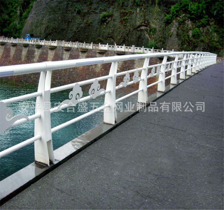 护栏厂家定制灯光护栏 LED灯光护栏价格 不锈钢复合管厂家