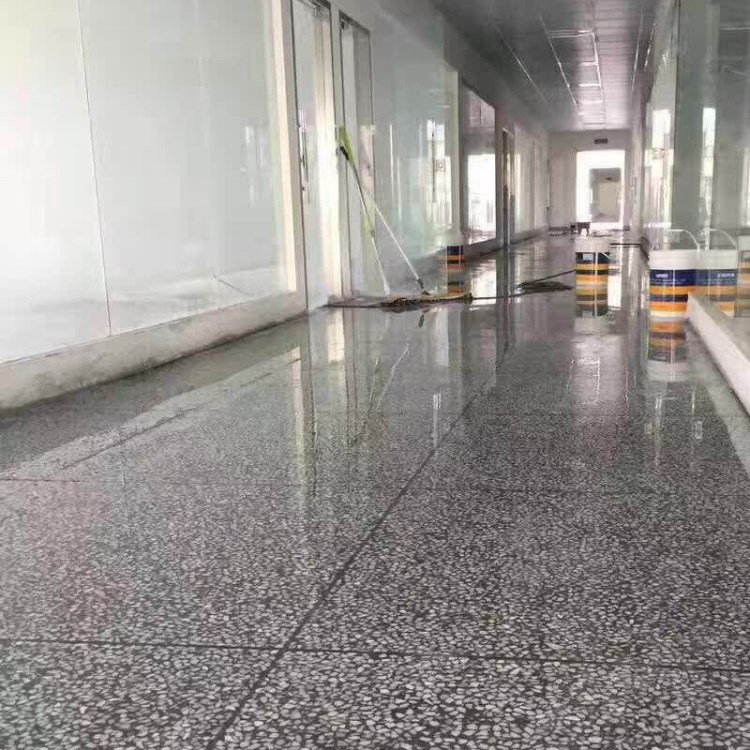 金刚砂硬化地面起灰处理  金刚砂固化地面