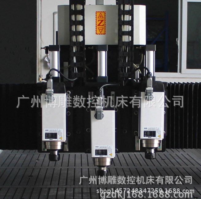 厂家直供 1325三工序真空吸附橱柜门雕刻机 雕花机 一年质保