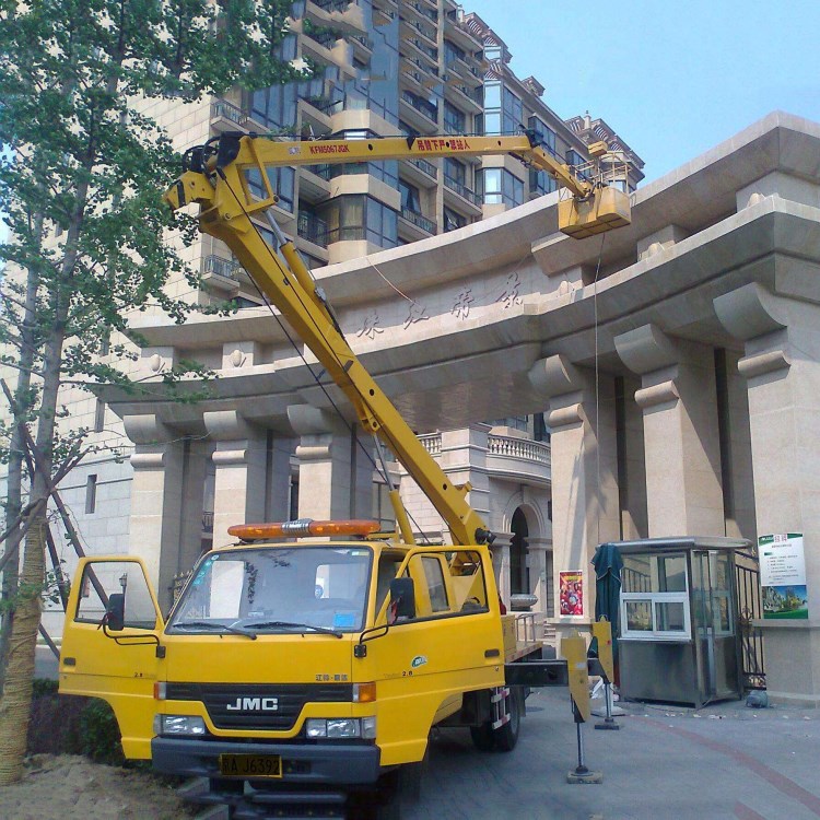 汽车起重升降台 市政路灯维修车车载折臂式升降机平台高空作业车