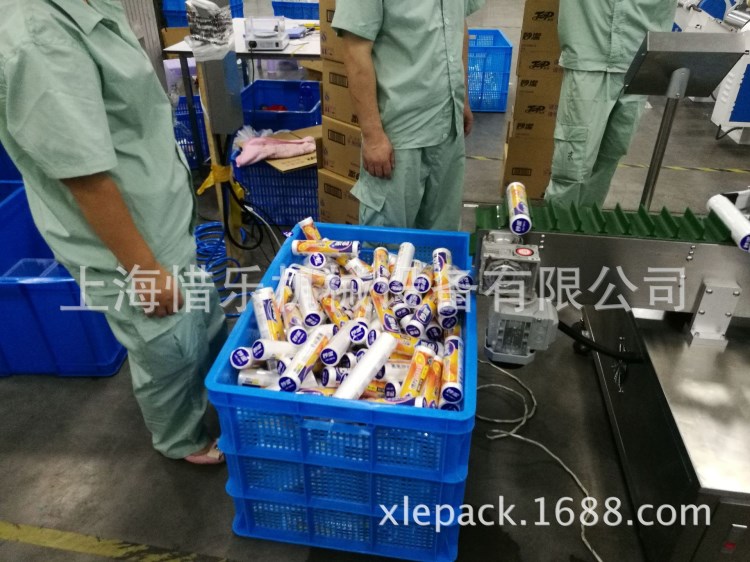 垃圾袋商标自动贴标机 食品袋商标全自动贴标机