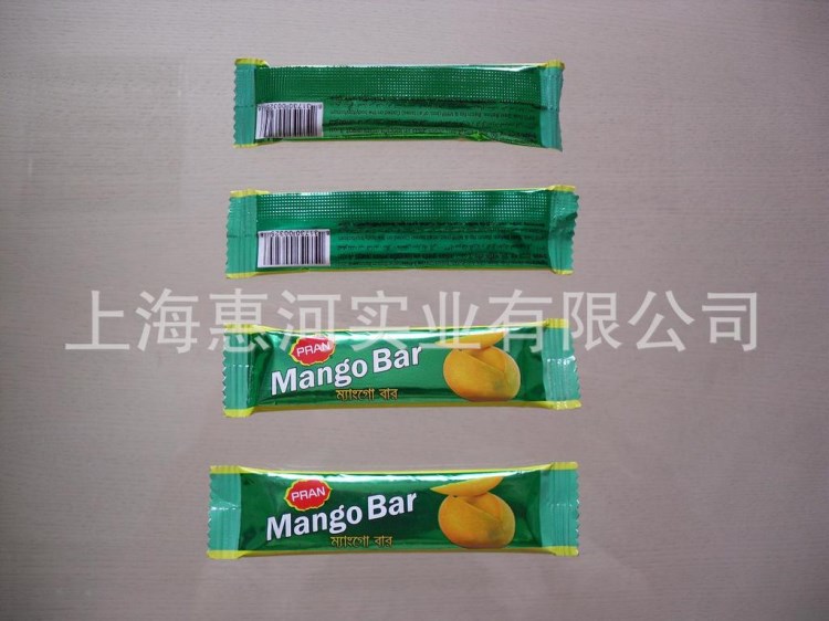 厂家直销水果干包装机，猪肉干包装机，牛肉干包装机，枕式包装机