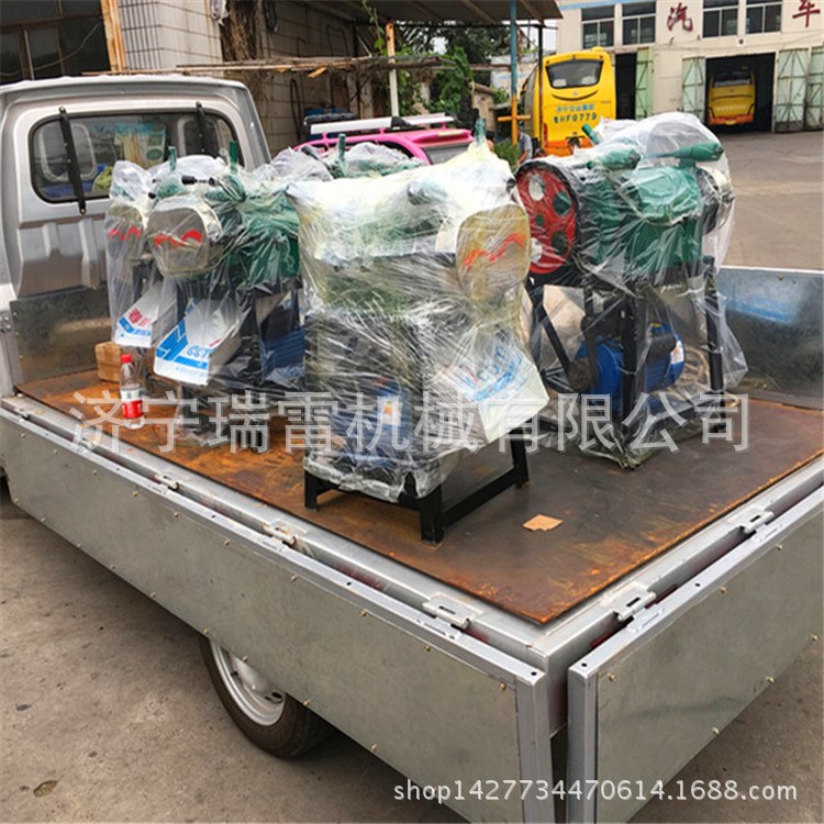 玉米高粱破碎一体机 五谷杂粮挤扁机 粮食电动挤扁机