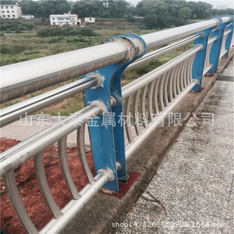 厦门公路桥梁河道景观隔离护栏杆 立柱切割304不锈钢复合护栏