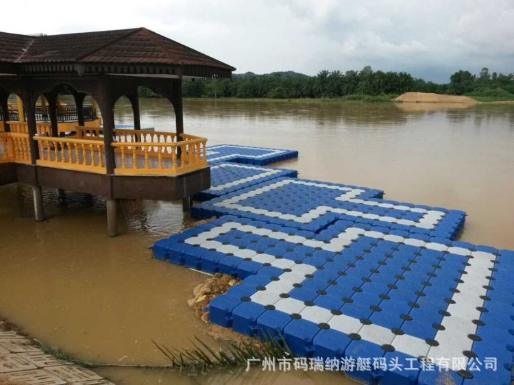 厂家直销|水上平台 塑胶浮筒码头 组合式景观浮桥 低价