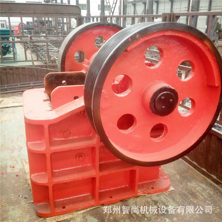 250*1000细颚式破碎机 环保型鄂式粉碎机 细碎铁矿石破碎机