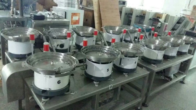 小型全自动多功能立式颗粒定量食品包装机 小袋背封包装机械设备
