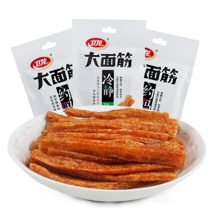 卫龙辣条 40g/袋卫龙辣条麻辣条休闲零食小面筋辣条批发营销