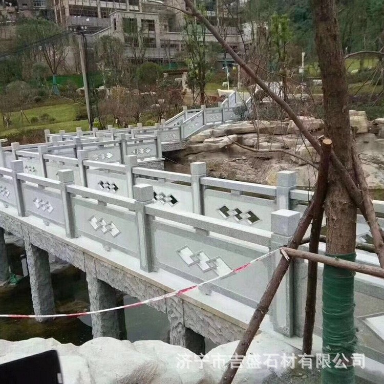 大量销售各种款式石头栏杆 花岗岩河道镂空栏杆 免费安装