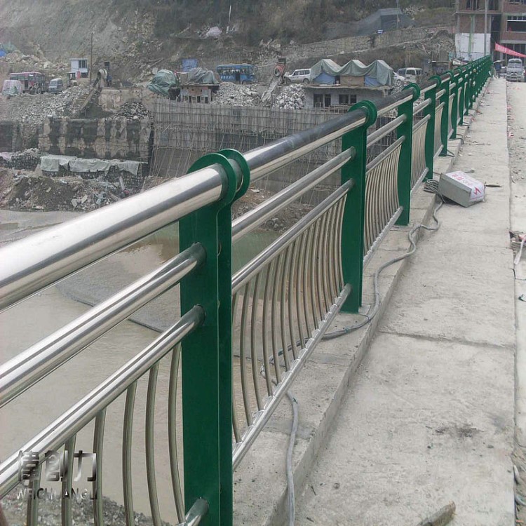 厂家直销复合式立柱栏杆 桥梁不锈钢护栏 园林景观桥梁护栏可定制