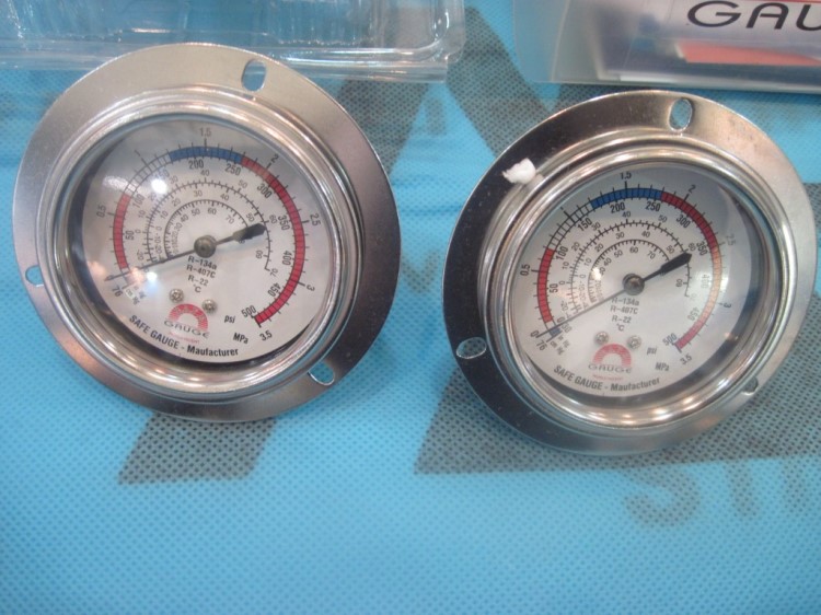 美国ACUTEK不锈钢耐震压力表YN4 0 G1/8 轴向 径向