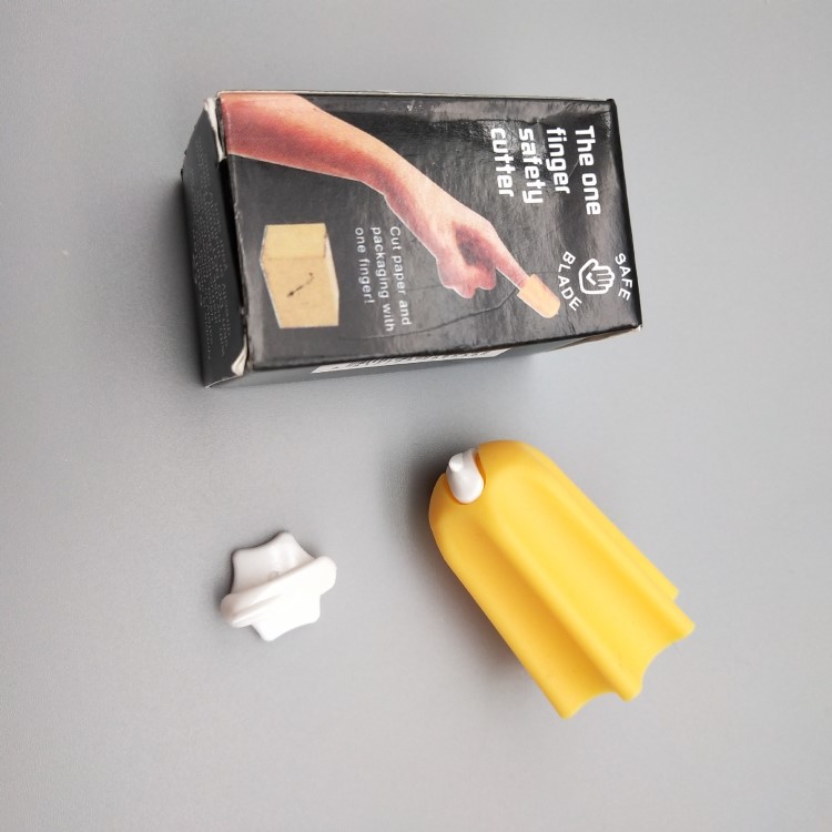 the  one finger safety cutter单指切刀 手指开箱器硅胶切刀