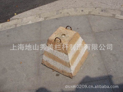 厂家供应地山秀美栏杆混凝土成型制品 实心砌块