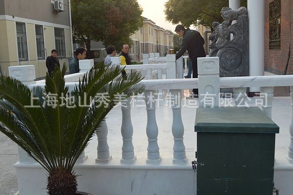 供应天然精致雕刻汉白玉栏杆 别墅汉白玉防护栏 品质