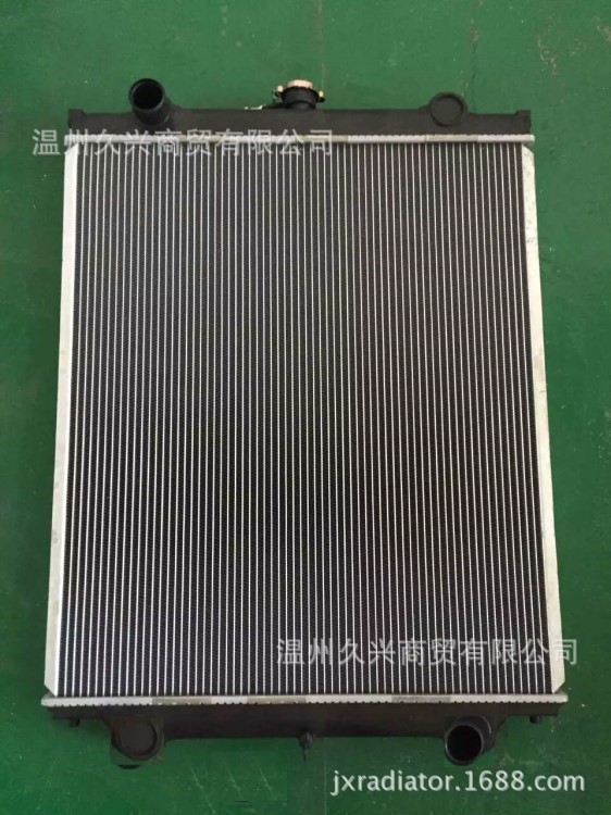 日立120-6挖掘机 水箱散热器 中冷器 油散热器AD59110000