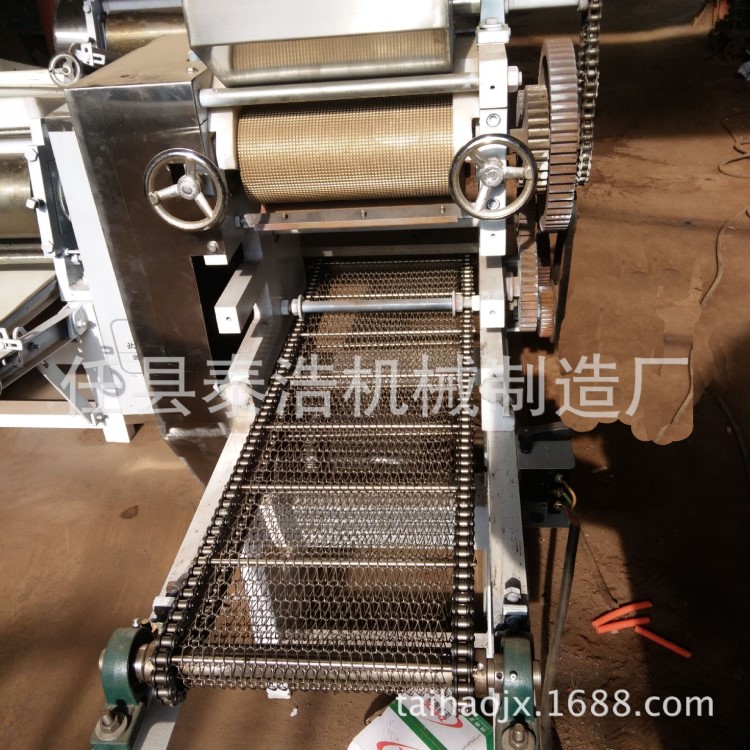 河北邢台泰浩大米锅巴机器 传统锅巴机 网格锅巴机 玉米锅巴机