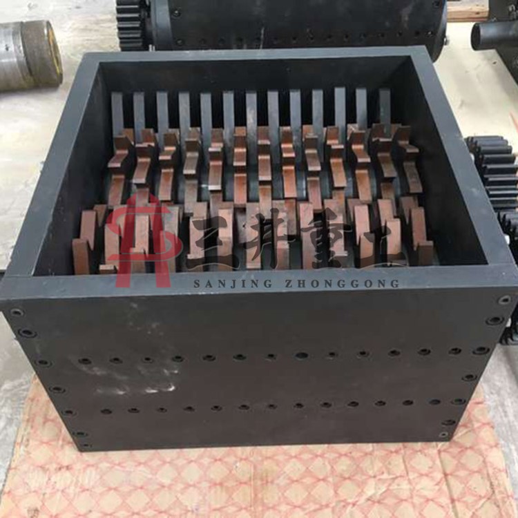 厂家定做电脑硬盘汽车油桶撕碎机 多功能废旧工业边角料破碎机