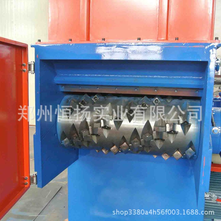 供应强力塑料撕碎机 小型铁桶粉碎机 500型编织袋撕碎机厂家