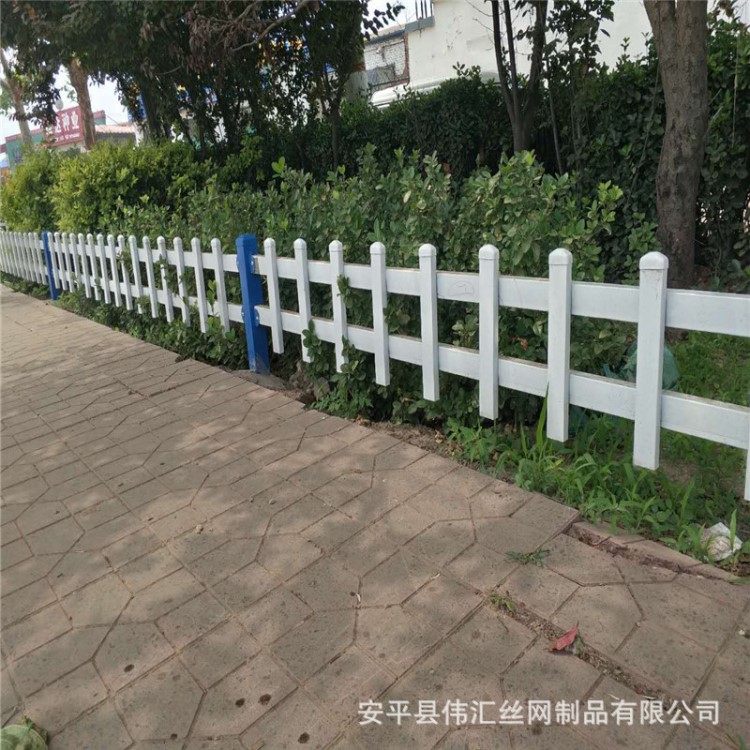 草坪护栏 方管带弯锌钢草坪栅栏 焊接钢管公路边花坛围栏厂家定做