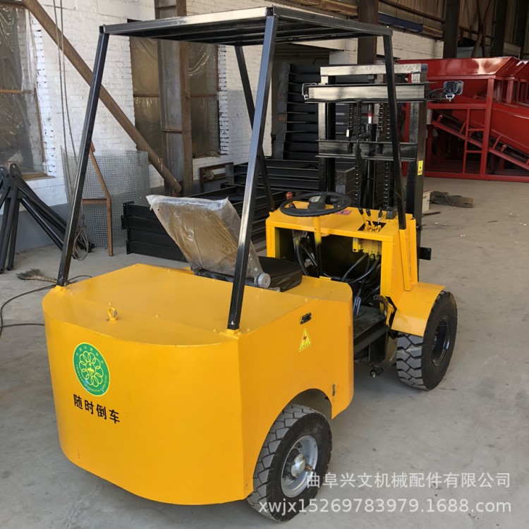 四轮座驾式电动叉车的厂家微型电动叉车座驾式蓄电池动力四轮叉车