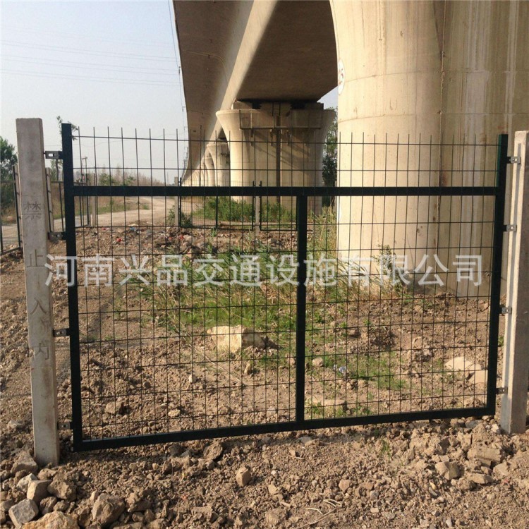 供应安装过啦护栏网带边框 果园农场浸塑铁丝围栏网河南厂家