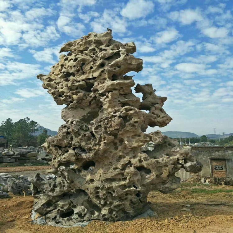 江苏太湖石批发江苏大型假山石园林石景观石风水石批发太湖石