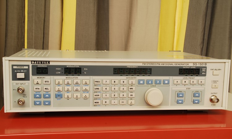 SG-1501B FM/AM信号发生器带立体声 150MHz 现货