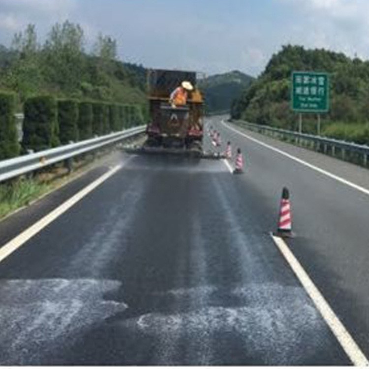 沥青路面预防性养护（雾封层）提高路面耐久性抗水损害性耐疲劳性