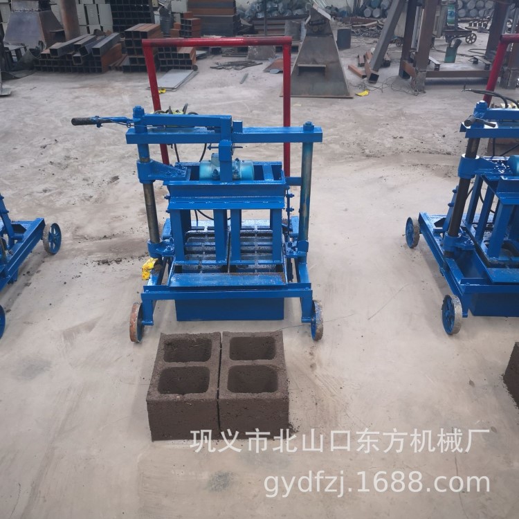 厂价直销水泥空心砖机 多功能小型制砖机 小型移动式水泥制砖机