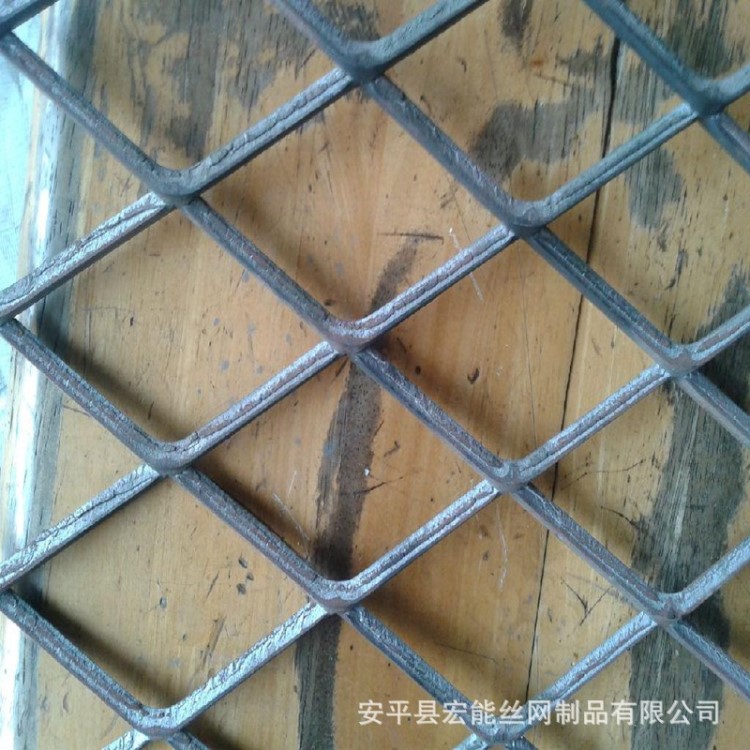 100刀钢板网 现货批发红色菱形养殖防护网 抹墙小钢板网
