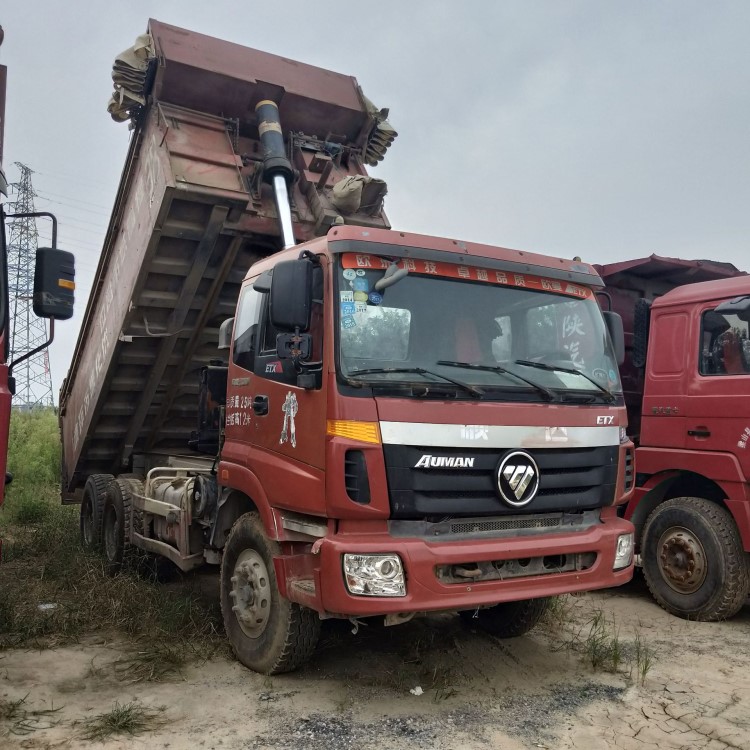 本公司常年销售豪沃 德龙 欧曼 二手后八轮 前四后八工程自卸车