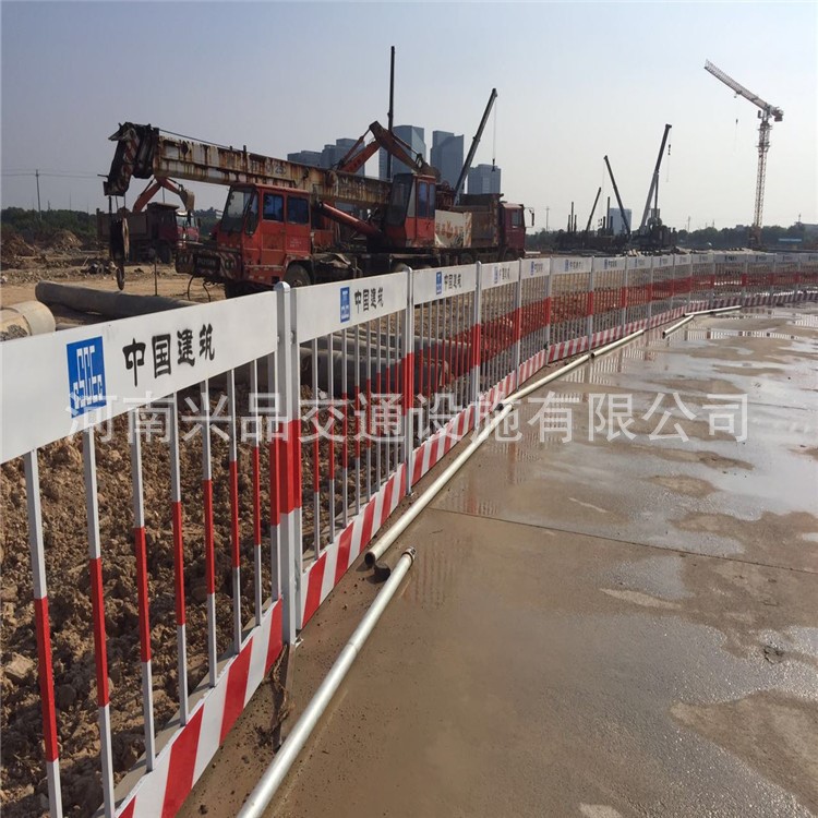郑州厂家现货供应基坑护栏 建筑工地施工临时护栏网 临边护栏
