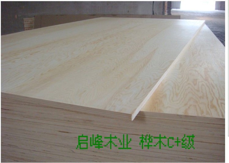 生产：Okoume胶合板、冰糖果、桦木、松木Poplar plywood